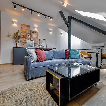 The Nest - Downtown Loft Apartman