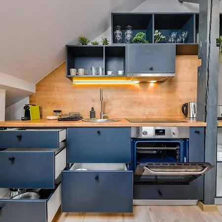 The Nest - Downtown Loft *