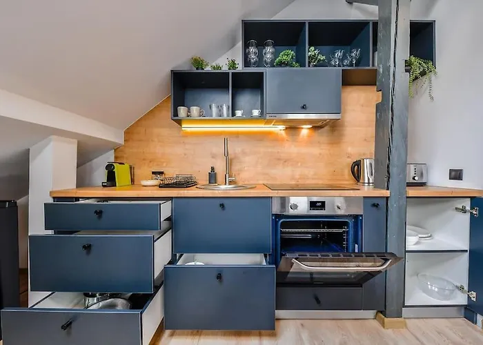 The Nest - Downtown Loft *